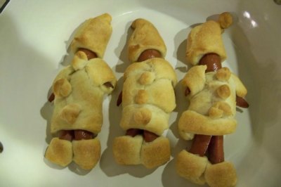 santa hot dogs with crescent rolls