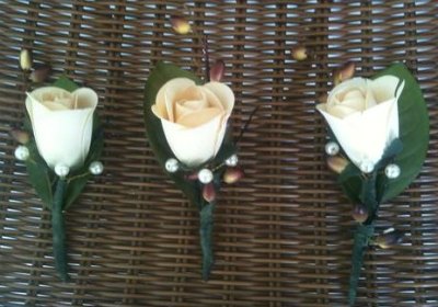 The Botanical Box – Rustic Wedding Decor – Handmade Roses Review