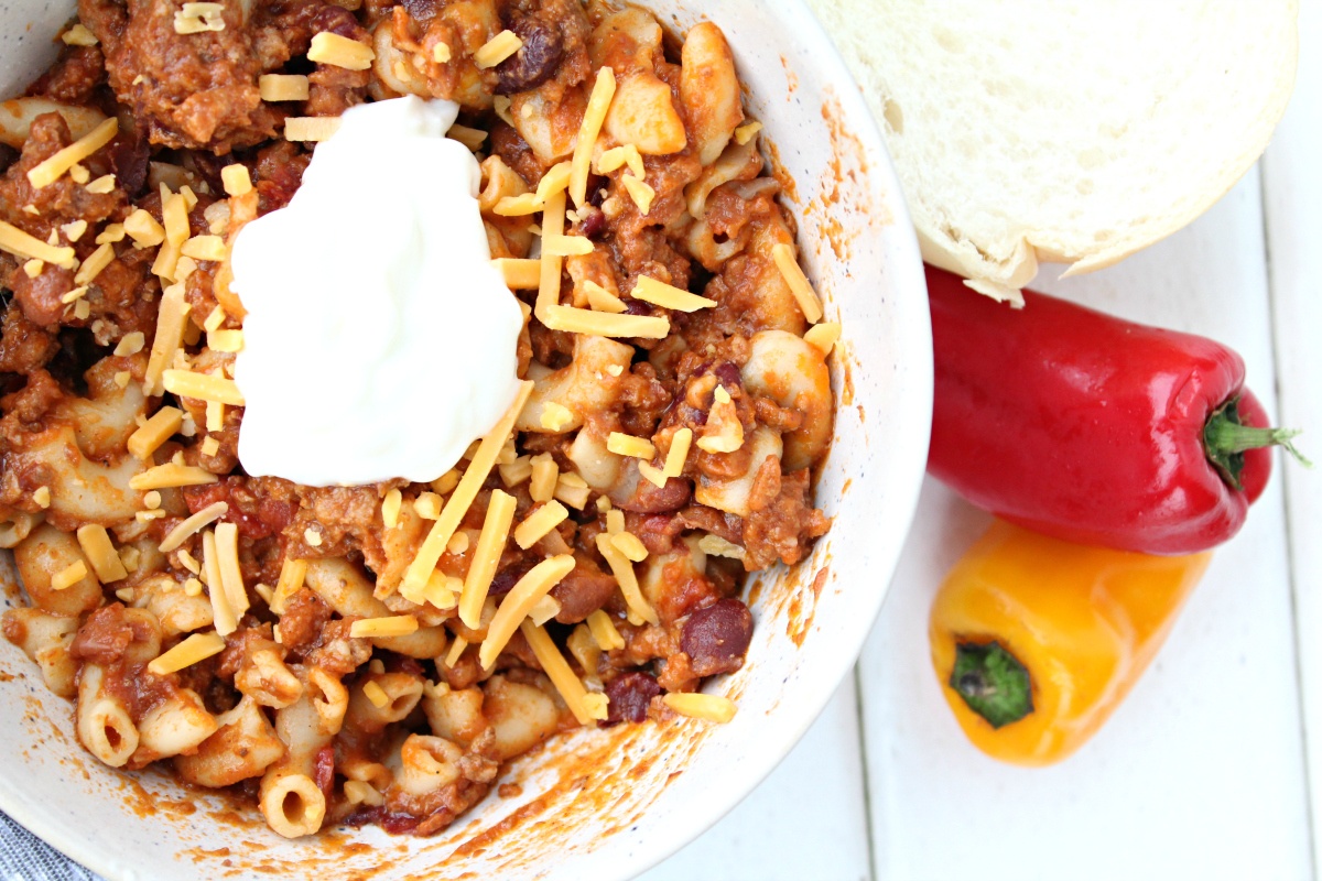 Slow Cooker Chili With Noodles