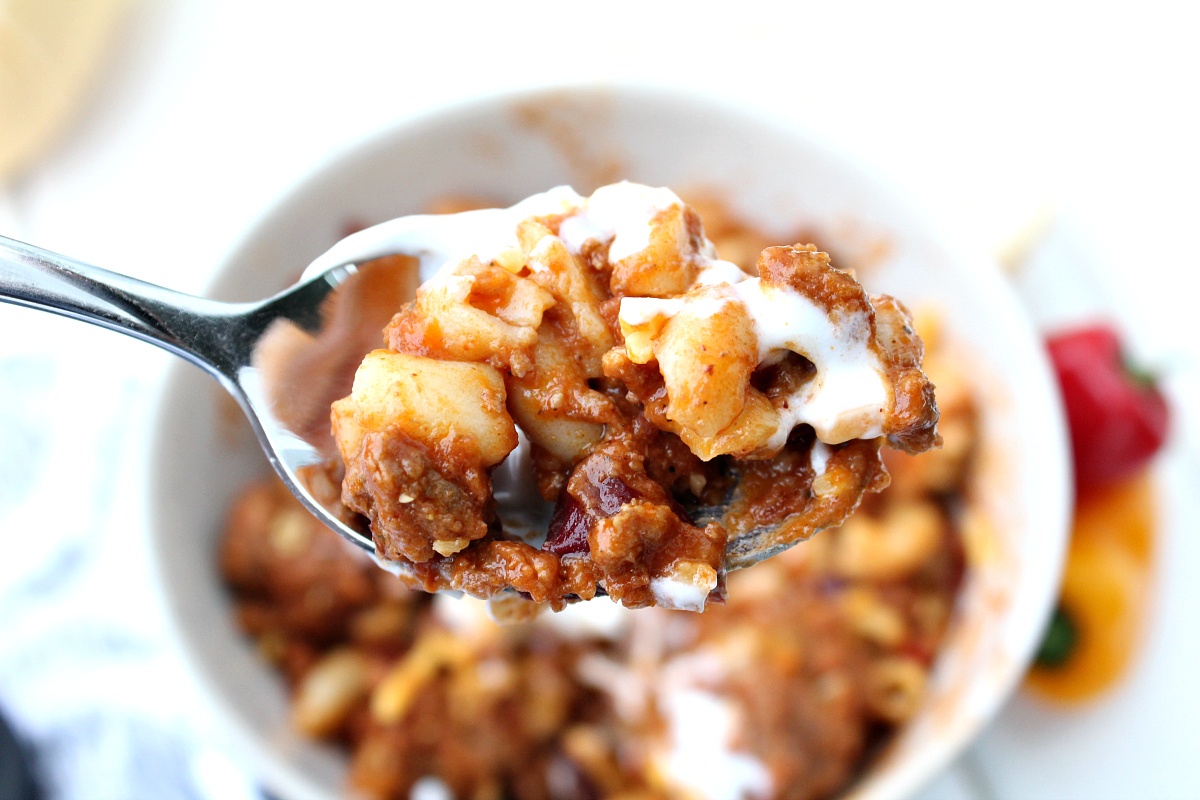 Easy Slow Cooker Chili With Noodles