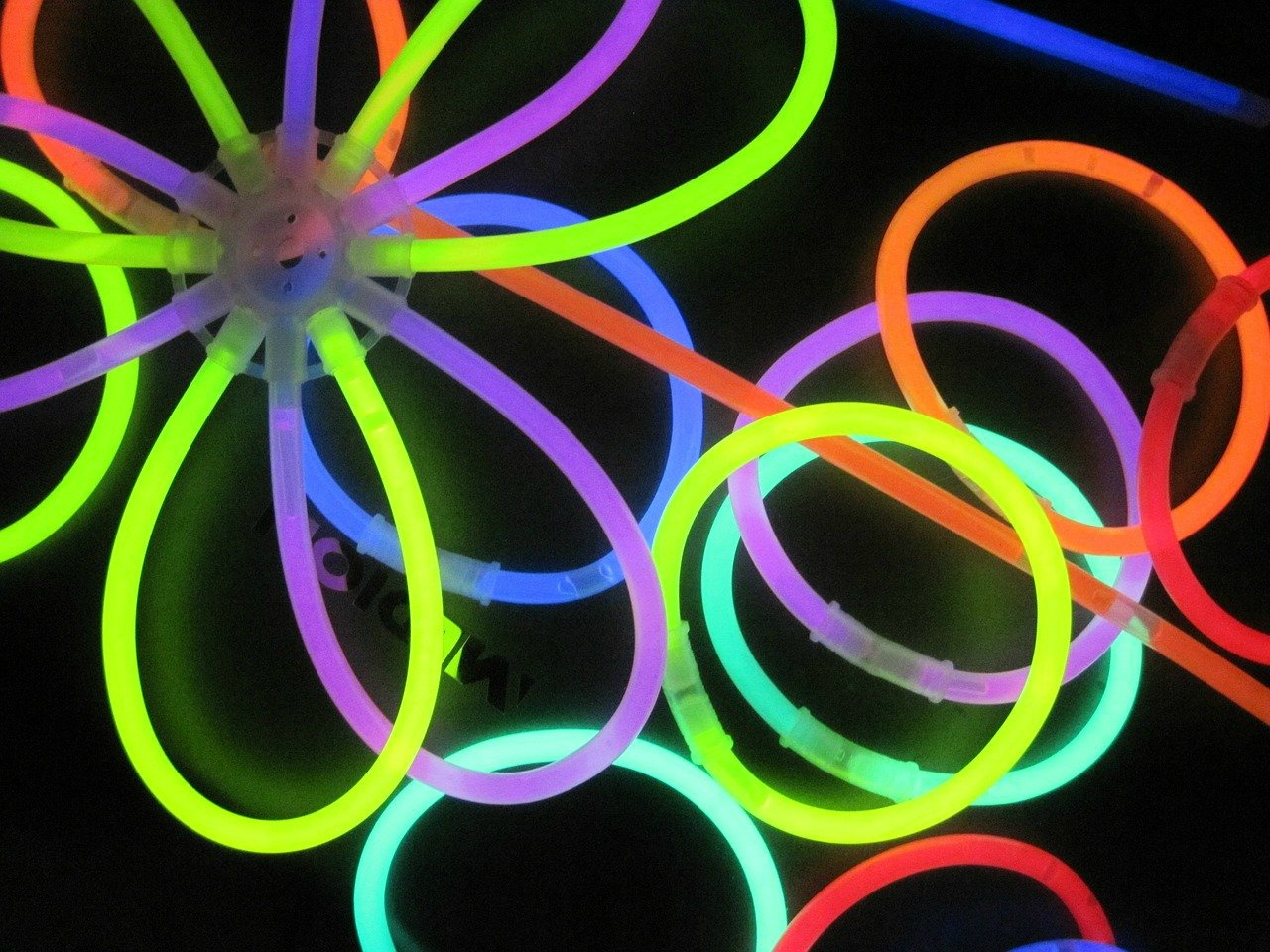 Easy Glow In the dark party ideas