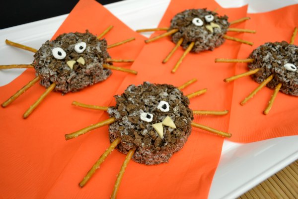 Cocoa Pebbles Spider Crispy Treats Recipe