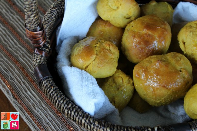 Tasty Pumpkin Dinner Rolls 