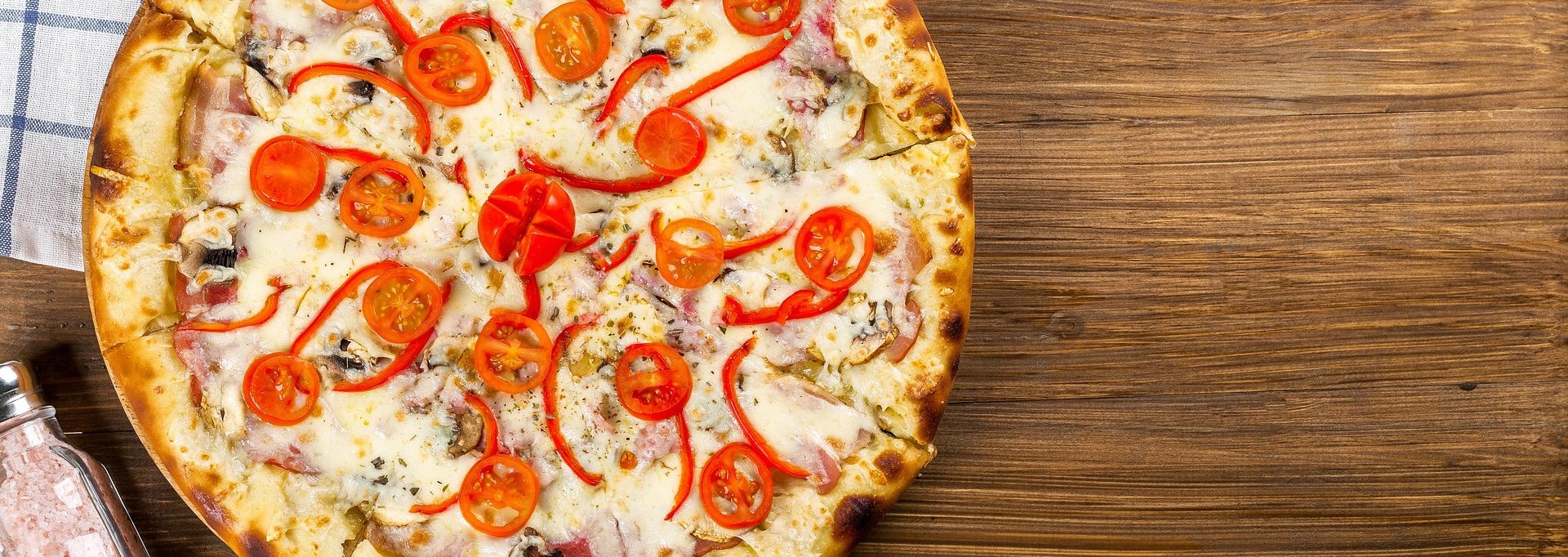 Easy Chicken Bacon Alfredo Pizza