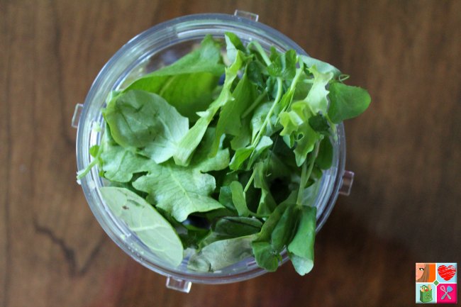 Greens Power Smoothie with blueberry and avocado