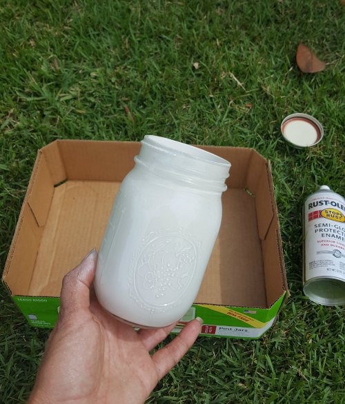 Easy Spray painted American Flag Mason Jars 