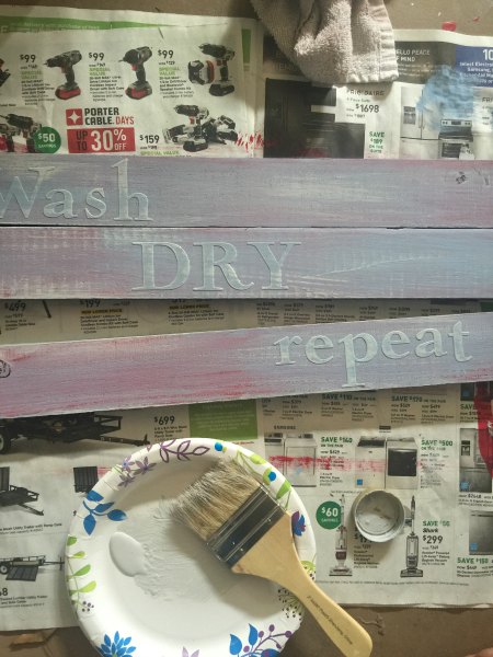 DIY Wooden Laundry Room Sign 