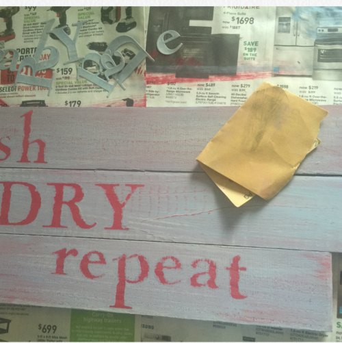 Easy DIY Laundry Room Sign 