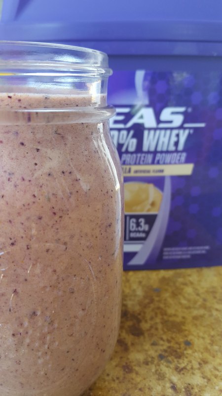 Easy Recovery Smoothie with pineapple and blueberry