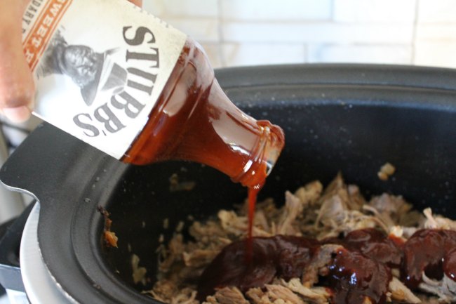 Easy Crock Pot Pulled Pork