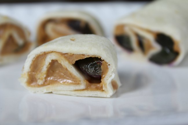 Peanut Butter & Grape Rollups - Perfect For Lunches & Healthy Snacks on Food Wine Sunshine and Cooking