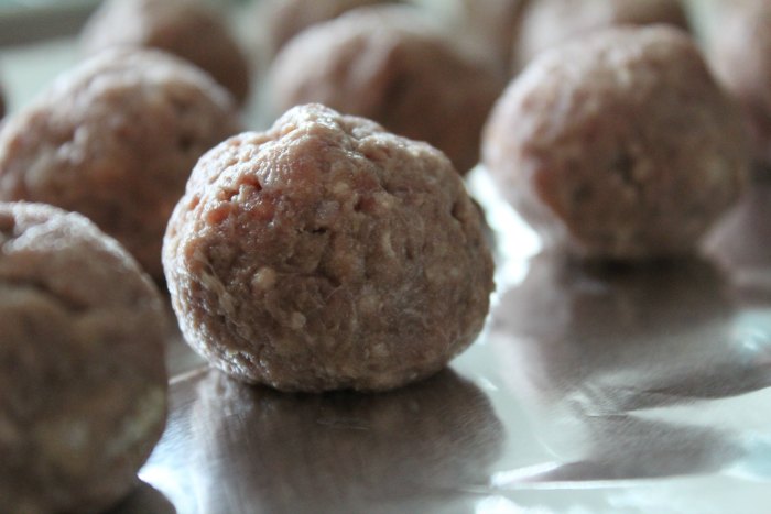 Spaghetti Squash and Meatballs 