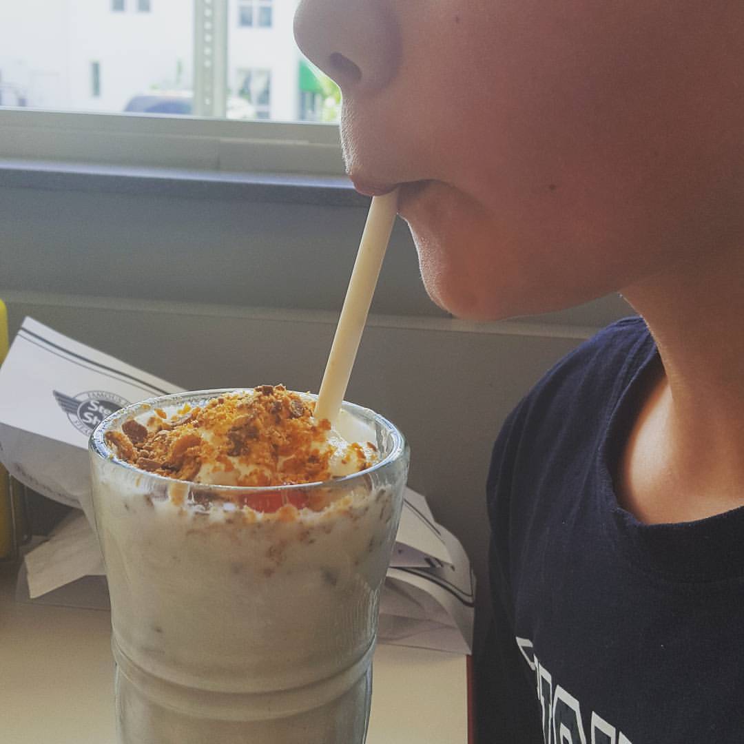 Steak ‘n Shake Butterfinger shake