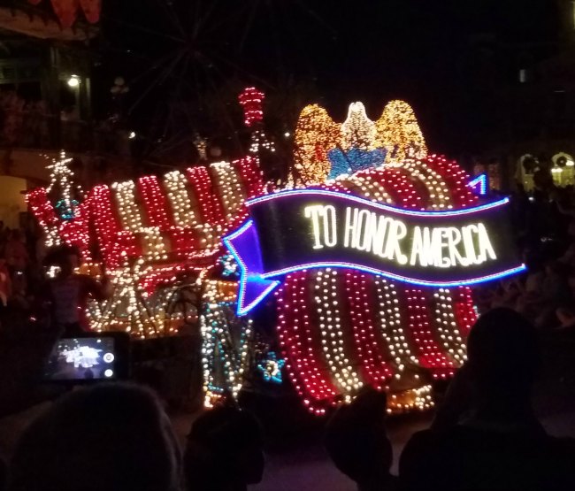 Main Street Electrical Parade in Disney 