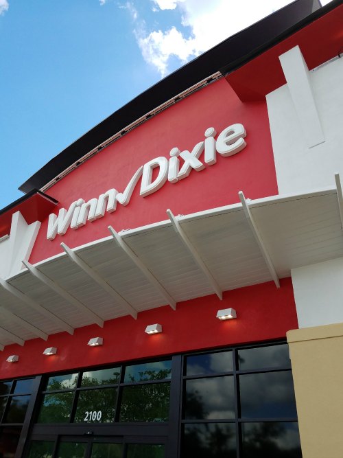 Winn-Dixie South Tampa Has Top Of The Line Features on Food Wine Sunshine