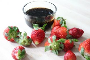 Homemade Strawberry Balsamic Vinaigrette Dressing on Food Wine Sunshine