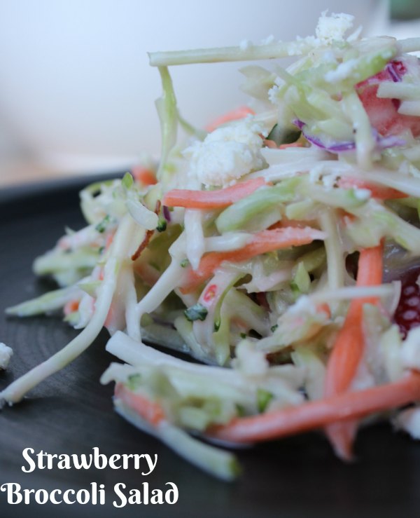 Healthy Strawberry Broccoli Salad