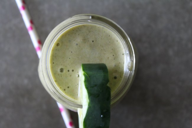 Green Smoothie with pineapple and apple