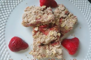 Strawberry Oatmeal Breakfast Bars - Food Wine Sunshine