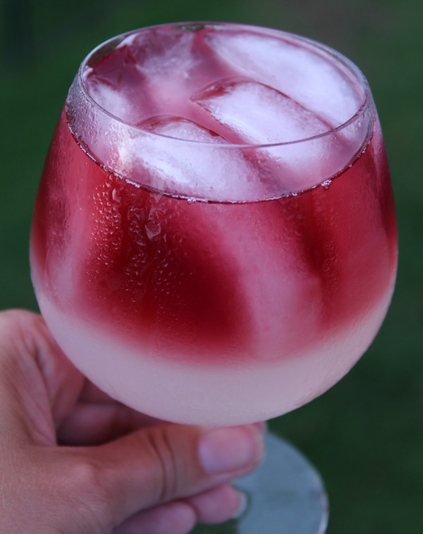 Call Me A Cab Vodka Lemonade Wine Cocktail - Food Wine Sunshine