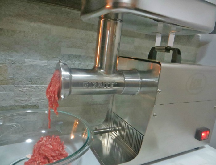 Using meat grinder to make breakfast sausage