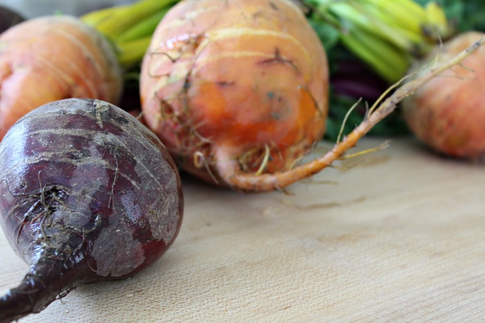 Healthy Roasted Beet and Goat Cheese Salad 