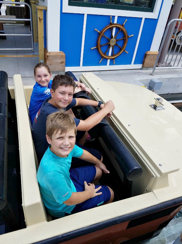 Roaring Springs Ride at Zoo Tampa details