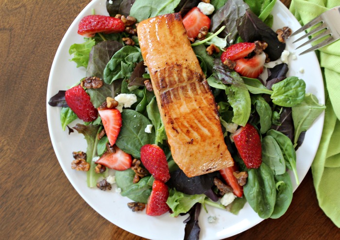 Healthy Strawberry Salmon Salad 