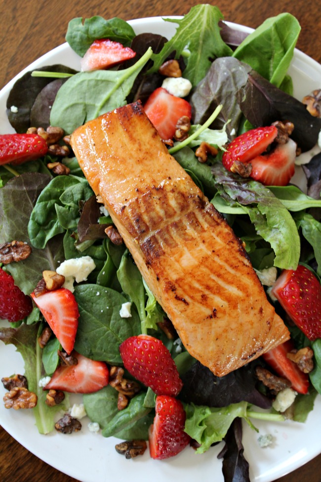 Salmon Strawberry Salad with roasted walnuts