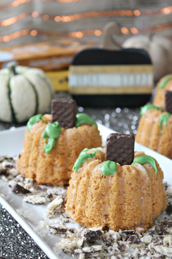 Best Mini Pumpkin Bundt Cakes