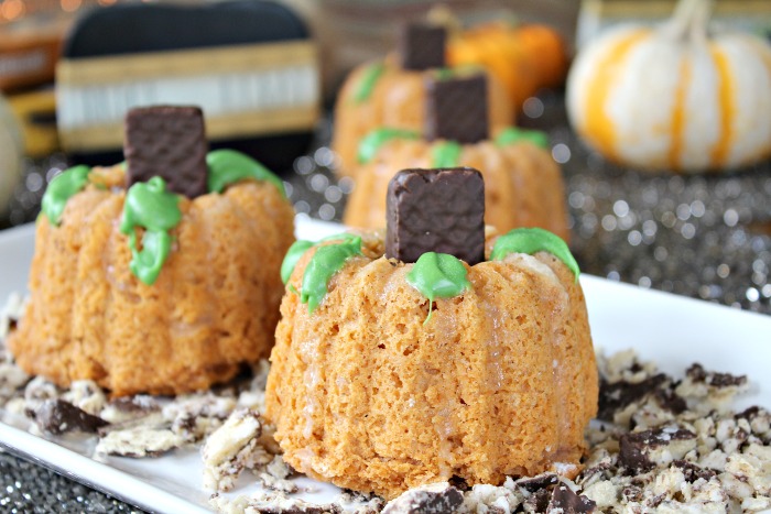 Mini Bundt Cake Pan Pumpkins