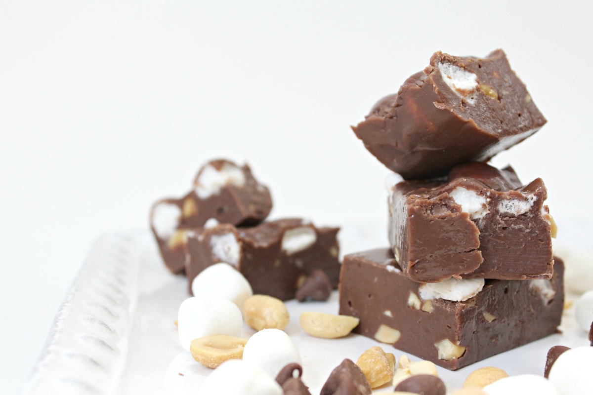 3 Minute 4 Ingredient Rocky Road Fudge 