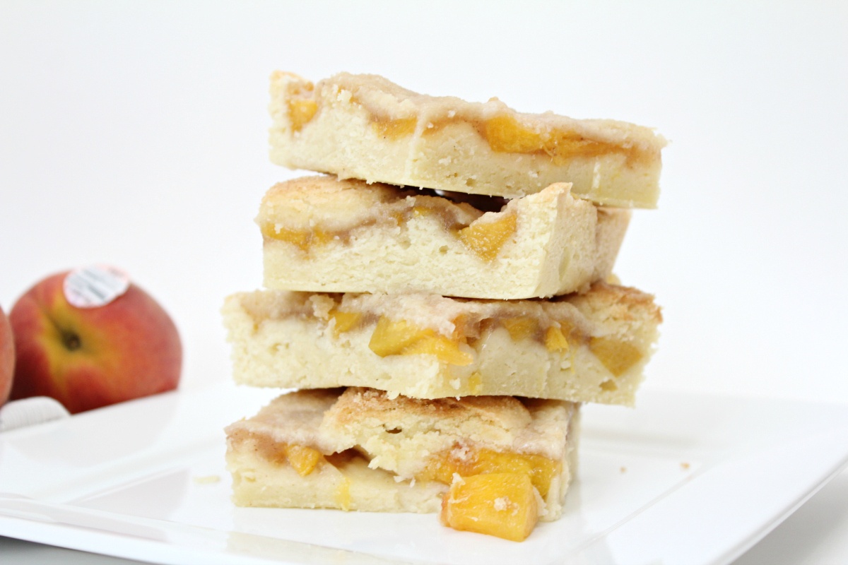 Tasty Sugar Cookie Peach Pie Bars 