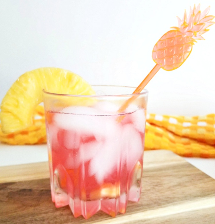 Grass Skirt Cocktail with pineapple juice