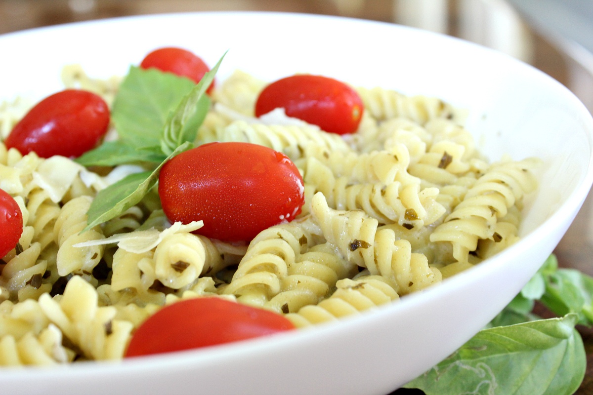 Tasty Pesto Alfredo Pasta