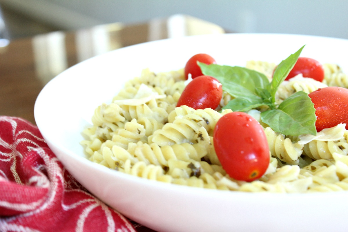 Easy Pesto Alfredo Pasta