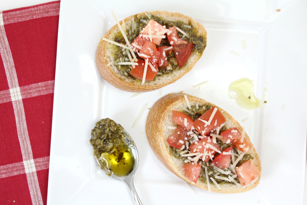 Easy Homemade Pesto Bruschetta