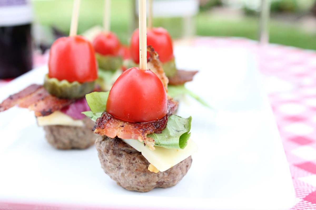 Easy Bunless Mini Burgers