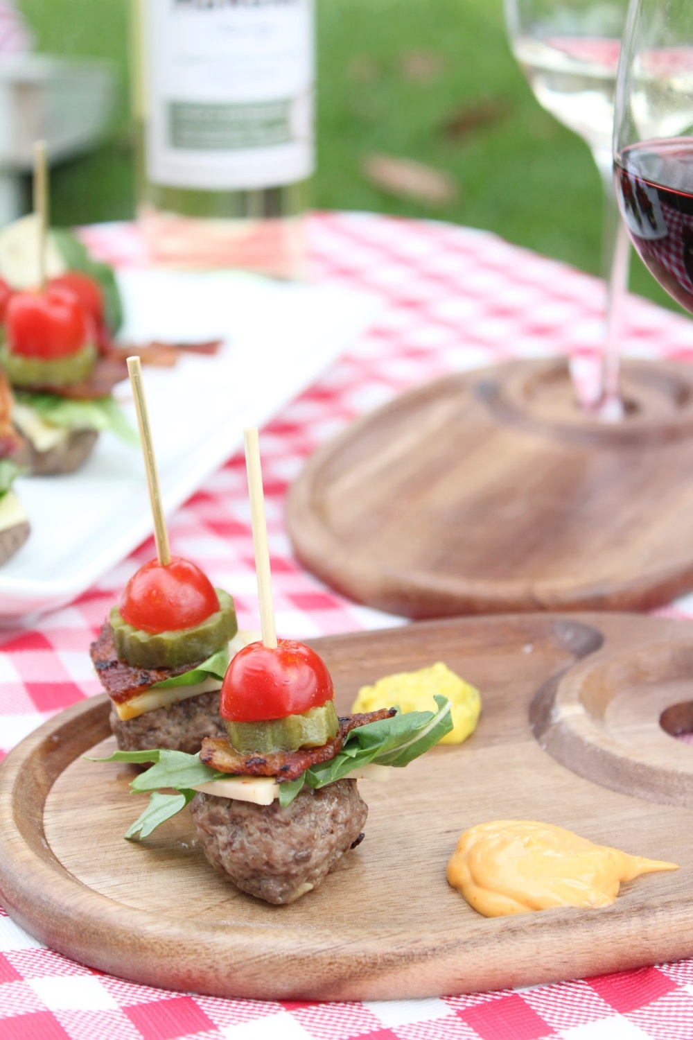 Mini Bunless Burger Bites appetizer