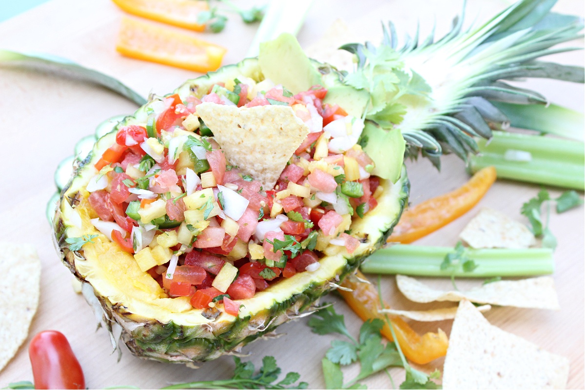 How to make a pineapple boat