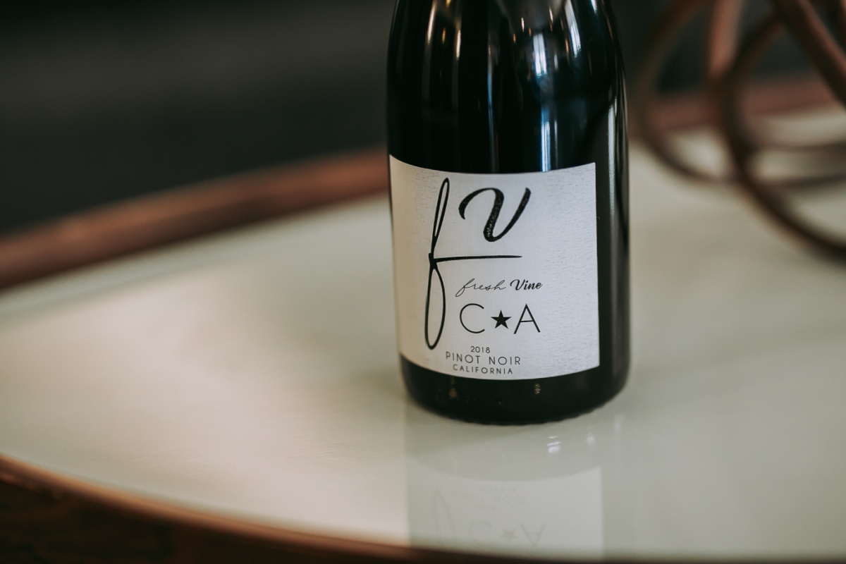 What does Pinot Noir taste like