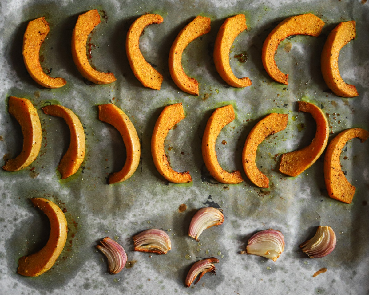 Roasted Pumpkin Salad with Homemade Honey Vinaigrette Dressing