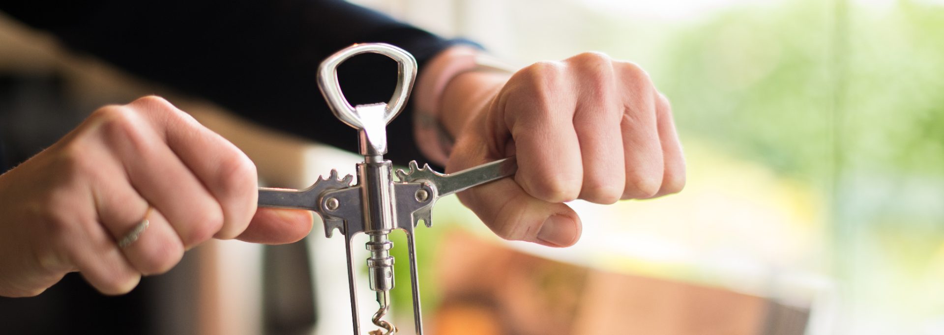 How To Open A Bottle Of Wine With A Corkscrew