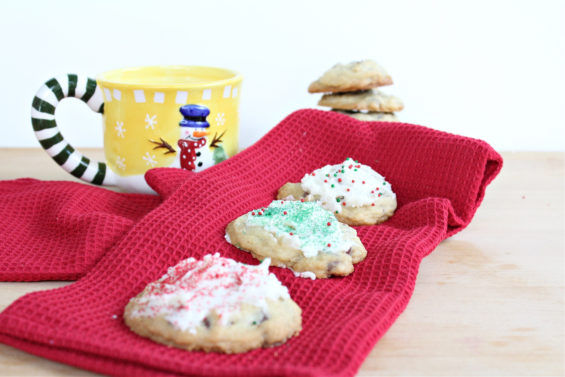 Easy Peppermint Chocolate Chip Cookies with Frosting