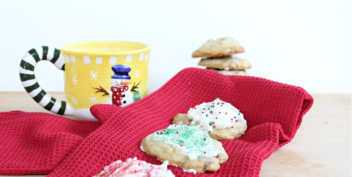 The Best Peppermint Chocolate Chip Cookies