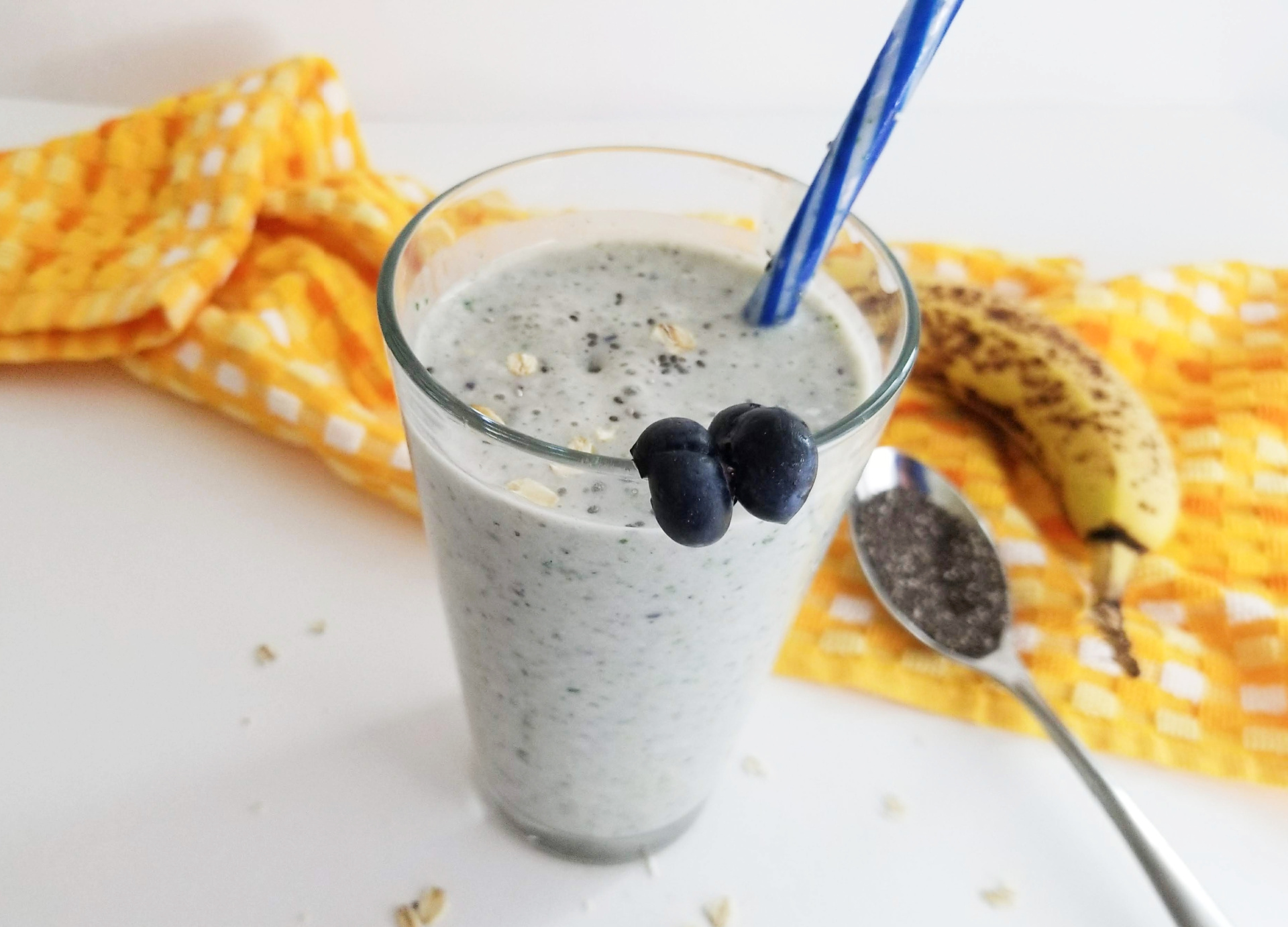 Blueberry Banana Oats Smoothie