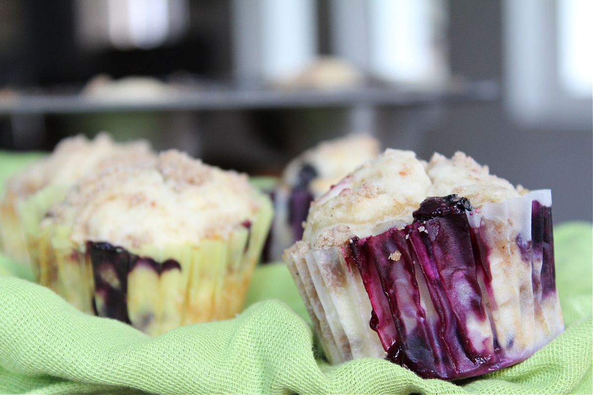 Easy Blueberry Muffins with Streusel Topping