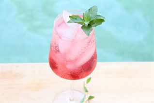 Sparkling Cherry Lemonade Cocktail