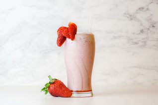 5 Sensational Strawberry Smoothies-image