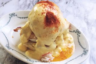 eggs benedict with crab and bacon